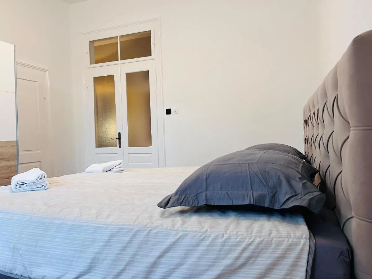 Apartment For Special Getaway Rose Pula Kroatien